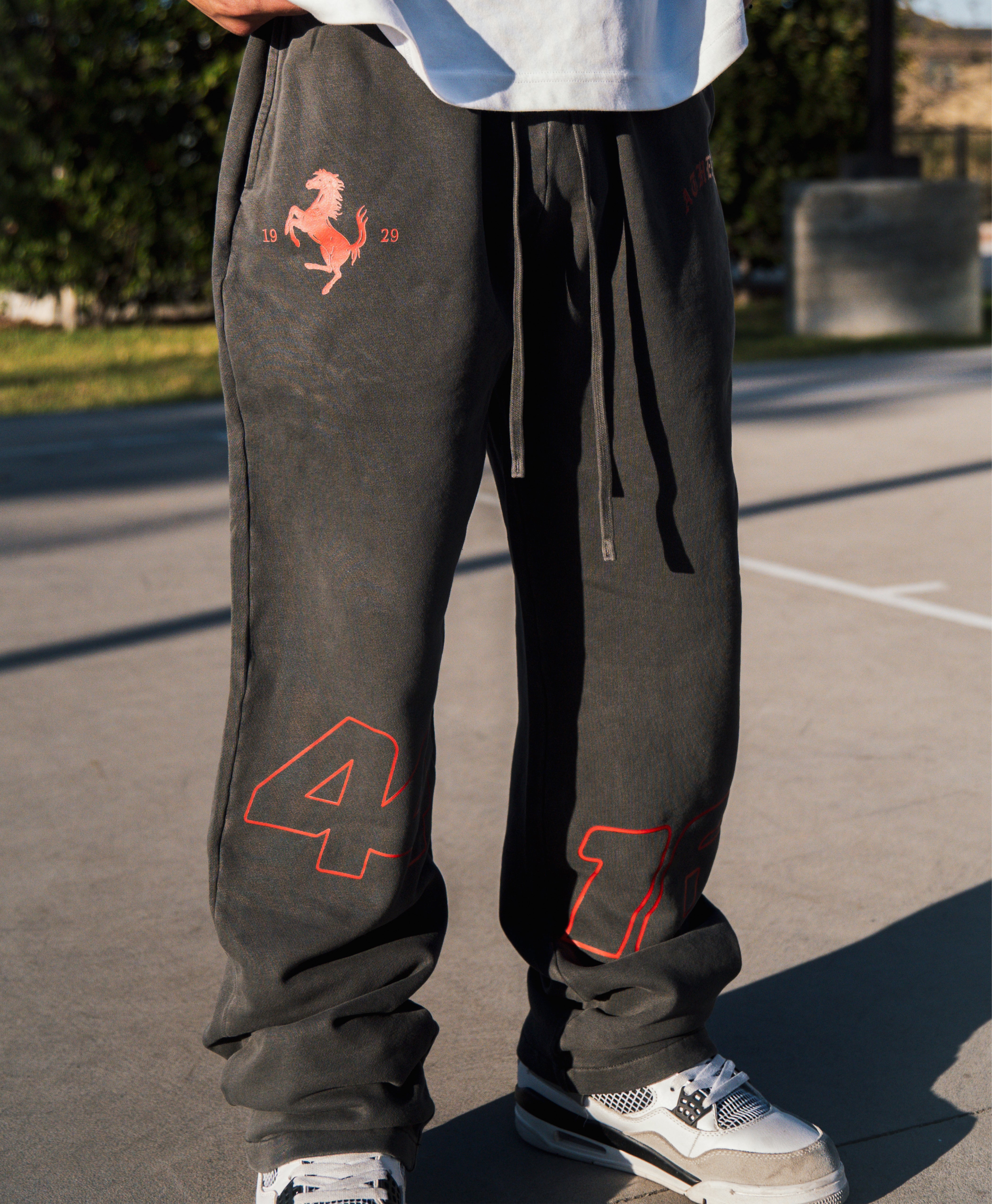 16 & 44 SWEAT PANTS
