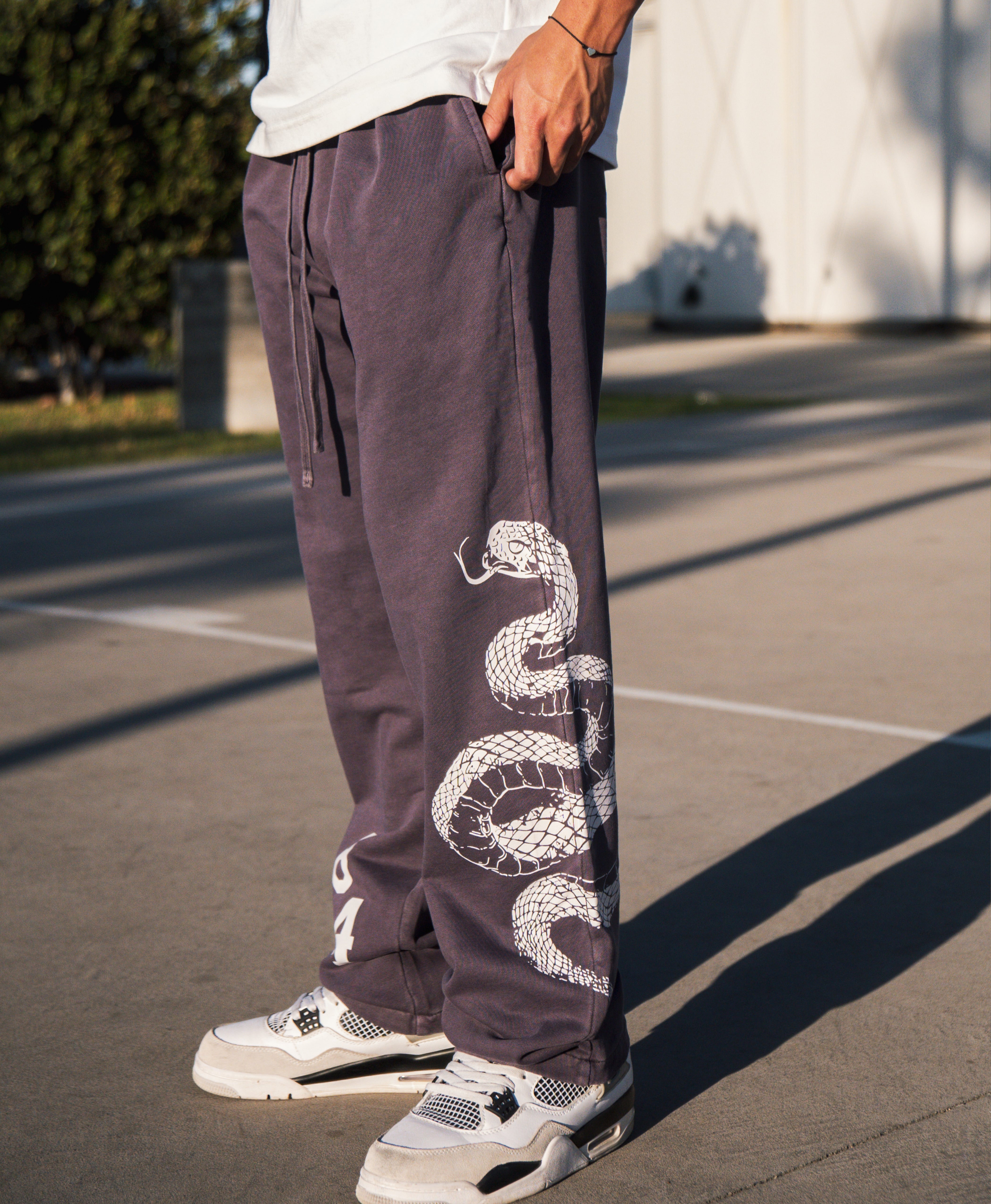 BLACK MAMBA SWEAT PANTS